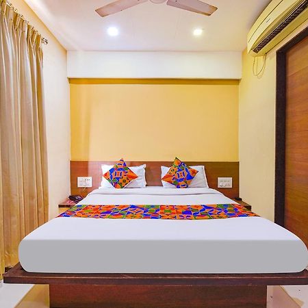 Fabhotel Rb Residency Surat Buitenkant foto