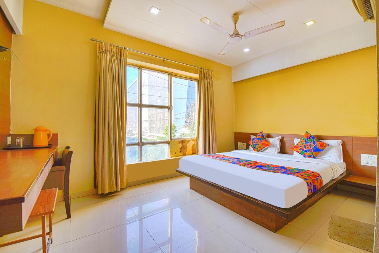 Fabhotel Rb Residency Surat Buitenkant foto
