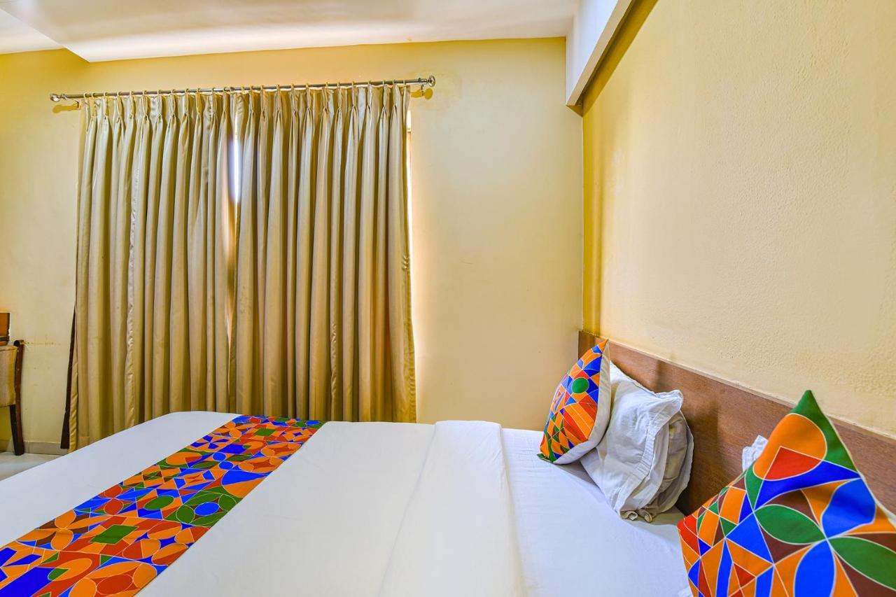 Fabhotel Rb Residency Surat Buitenkant foto