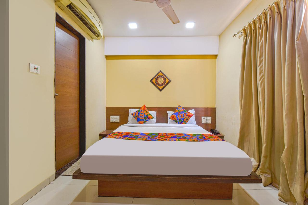 Fabhotel Rb Residency Surat Buitenkant foto