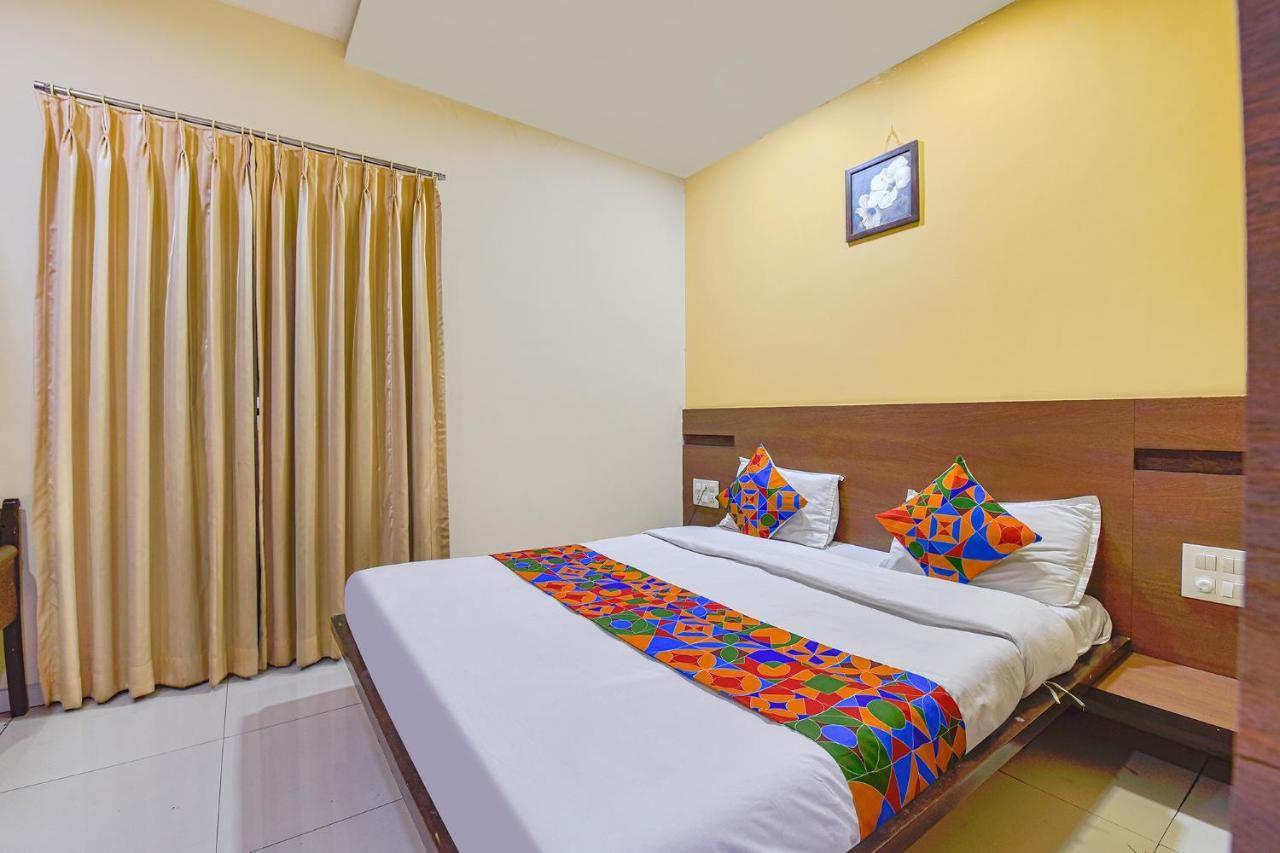Fabhotel Rb Residency Surat Buitenkant foto